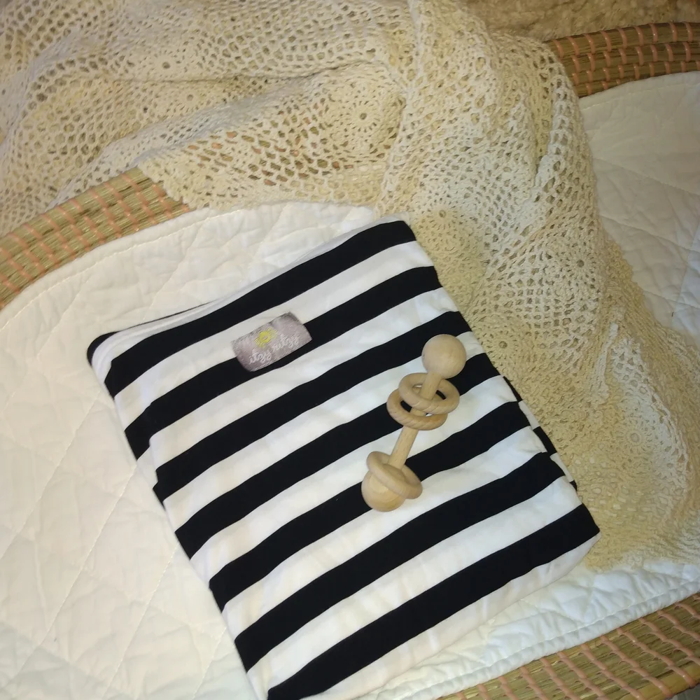 217 Itzy Ritzy Mom Boss Multi-Use Cover, Black & White Stripe